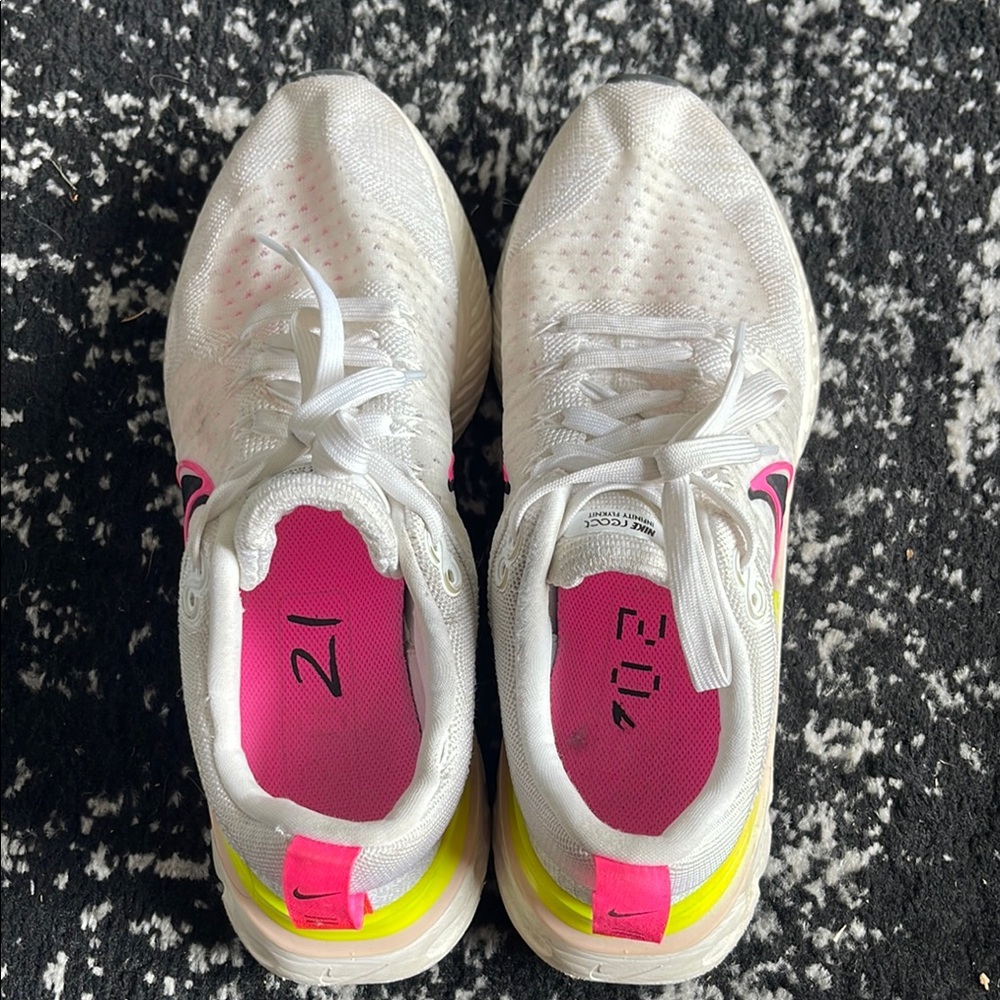 Nike React Men’s White and Pink Sneakers